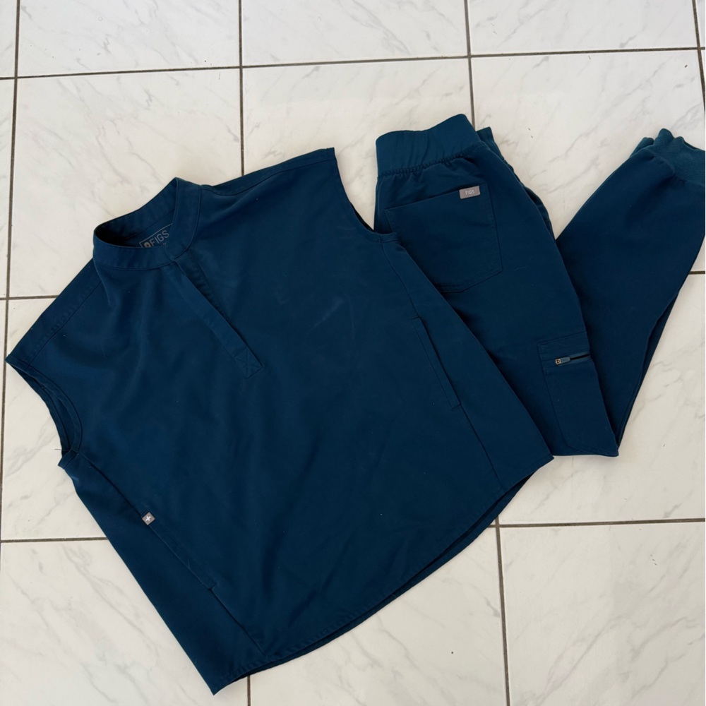 Figs Caribbean Blue Scrub Set